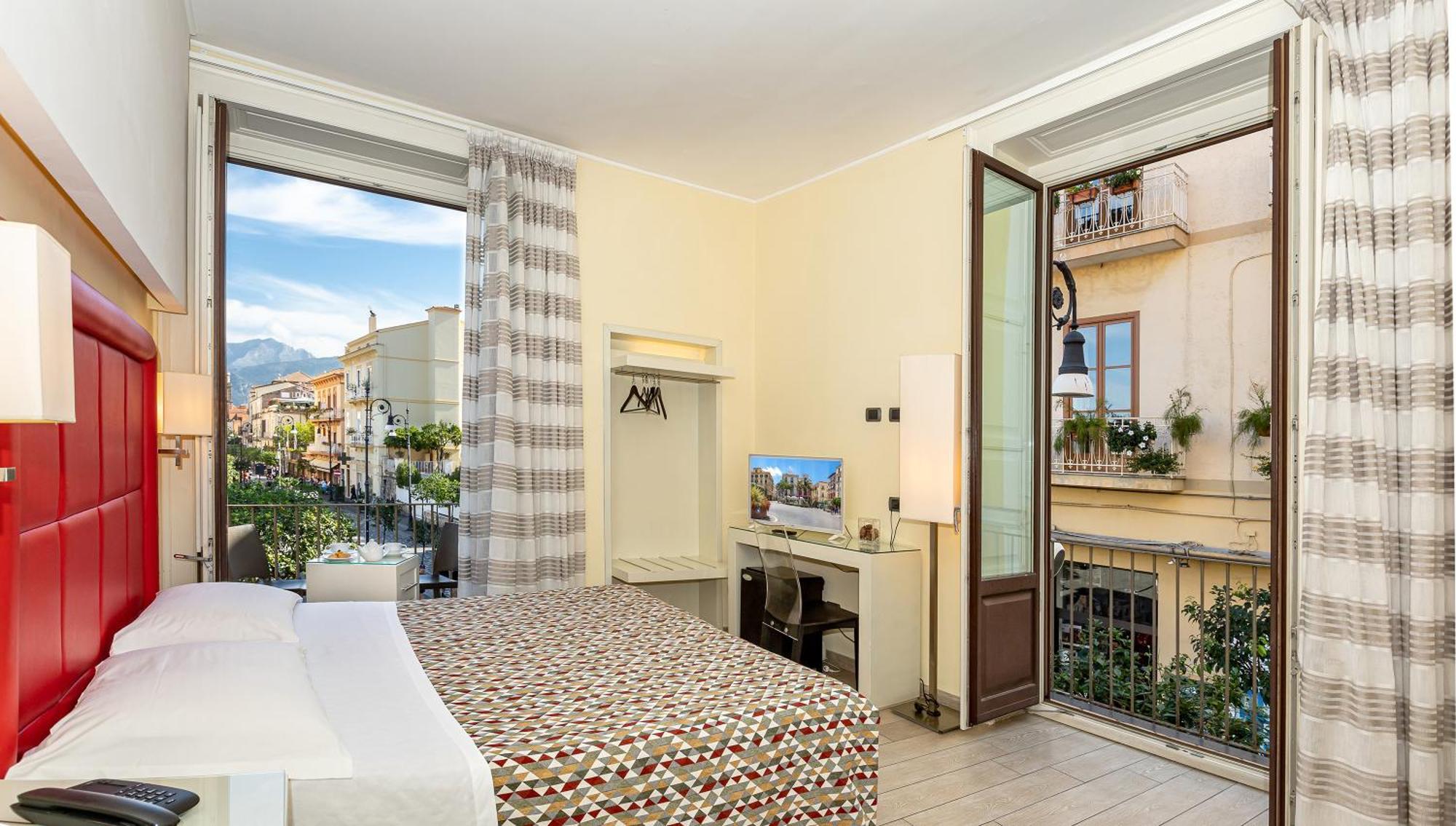 Blurooms Affittacamere Sorrento